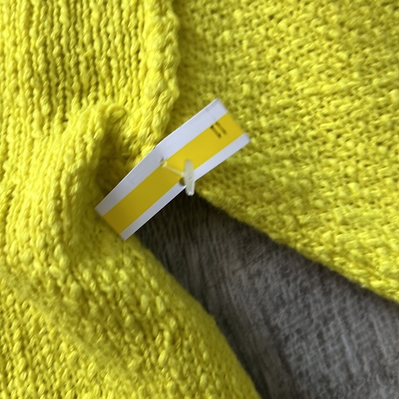 ABOUND Drop Shoulder Yellow Sweater in Large - Picture 5 of 7